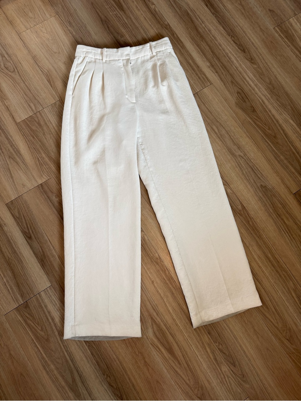 Aritzia Effortless Off-White Trousers